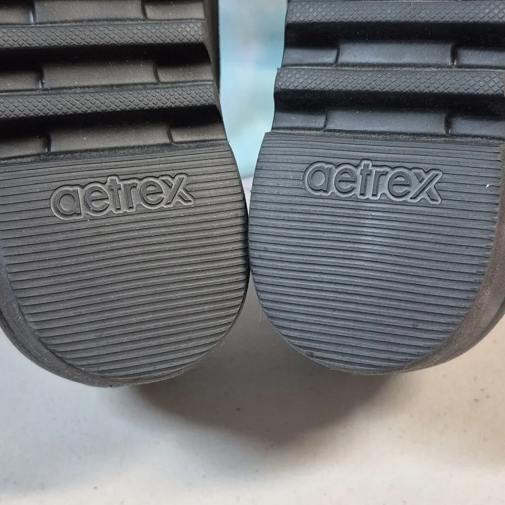 Aetrex Size 40 Black Leather Flats - NWOT